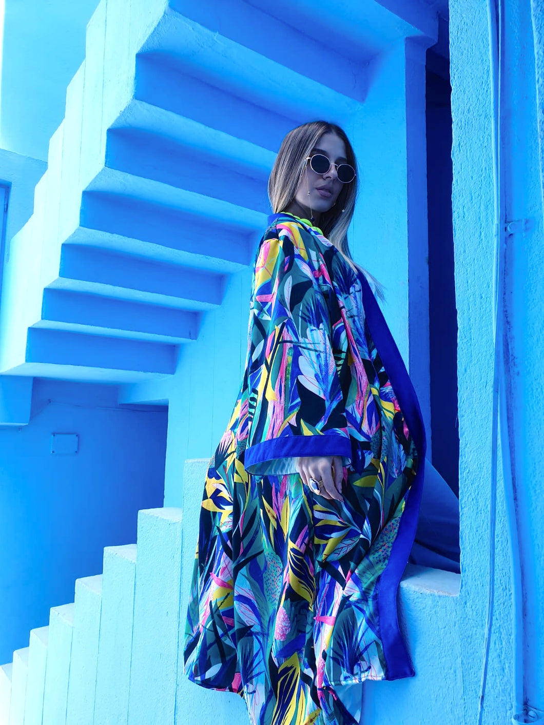 KIMONO WITH FLOWERS AND LEAVES ,COLORFUL PERFECT FOR SUMMER DAYS OR FOR PARTIES, medium lenght shot in Muralla Roja, Spain