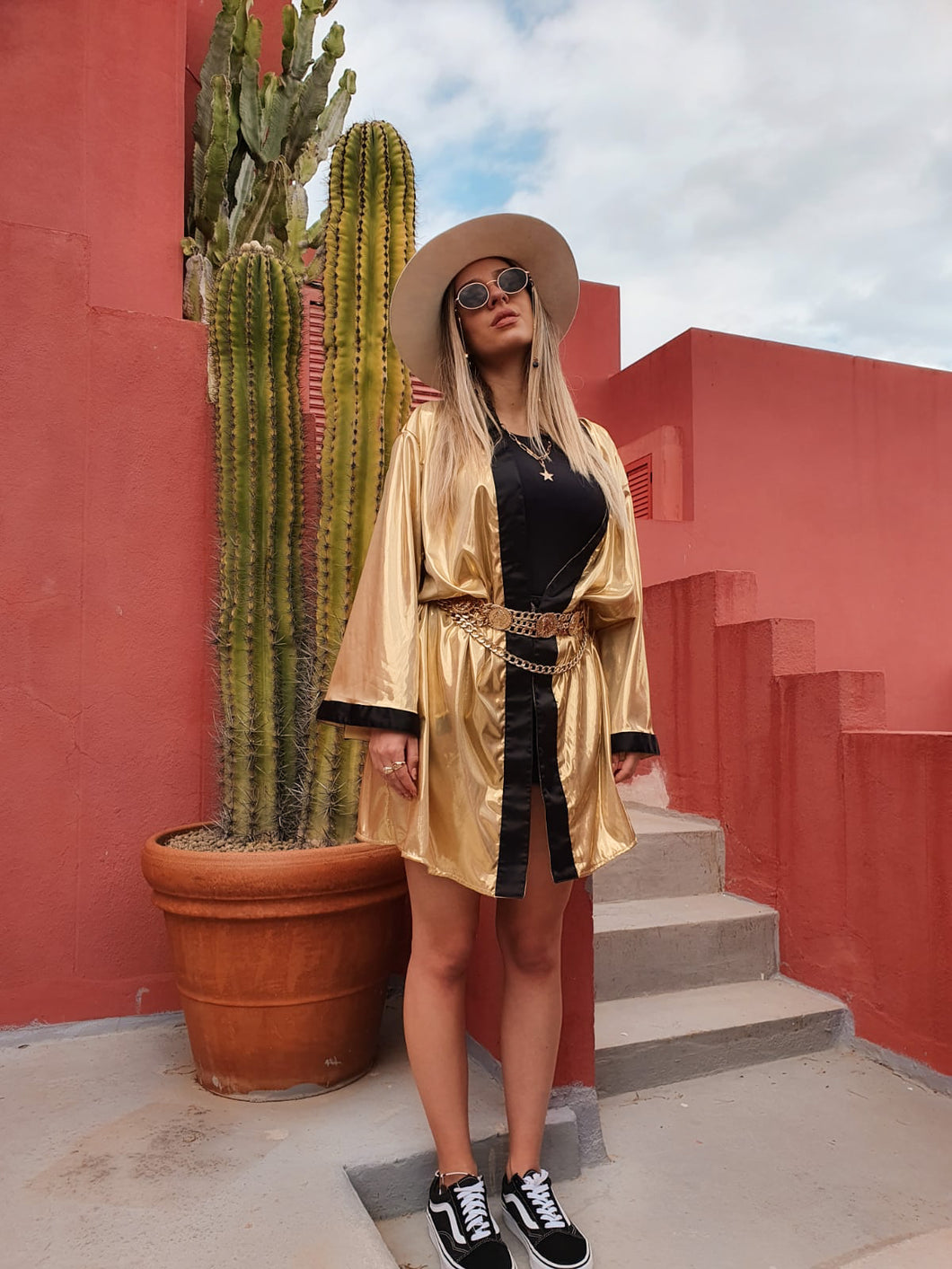 KIMONO GOLD FOR SUMMER AND PARTY FESTIVAL LOOK FOR WOMEN INSPIRATION PINTEREST, STYLED WITH HAT AND VAND SHOES, PICTURES IN mURALLA rOJA spain, Sustainable fabric, ethical work, small business